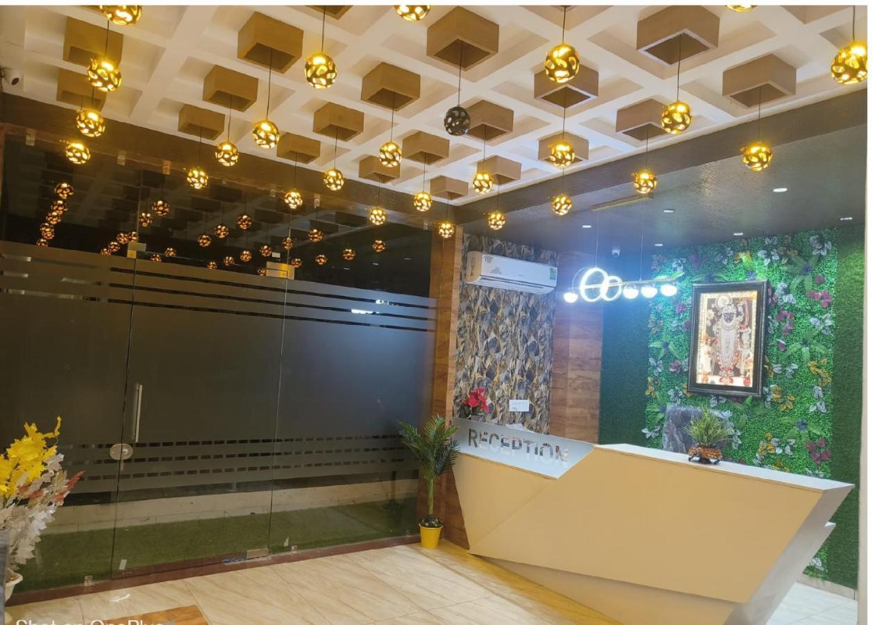 Hotel Villa Inn Anand Bagian luar foto