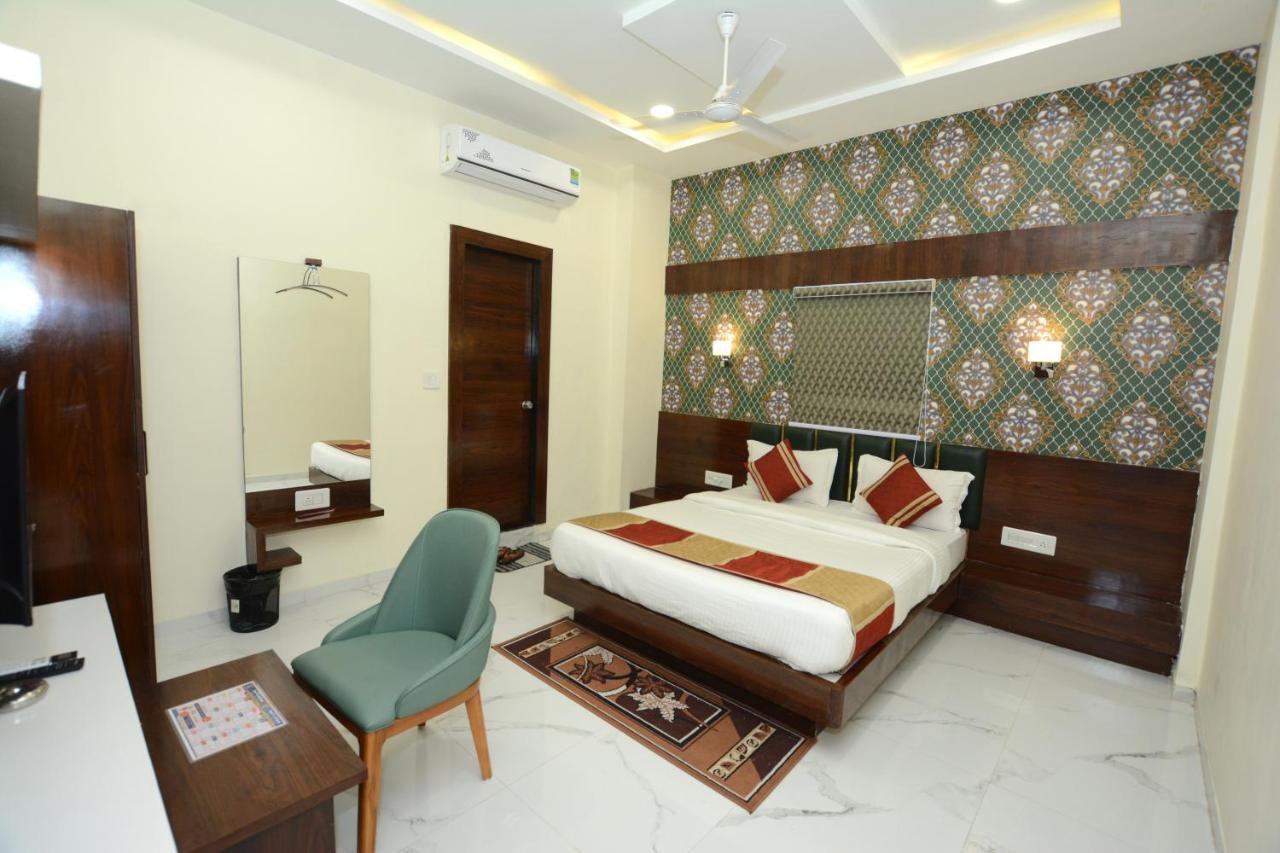 Hotel Villa Inn Anand Bagian luar foto