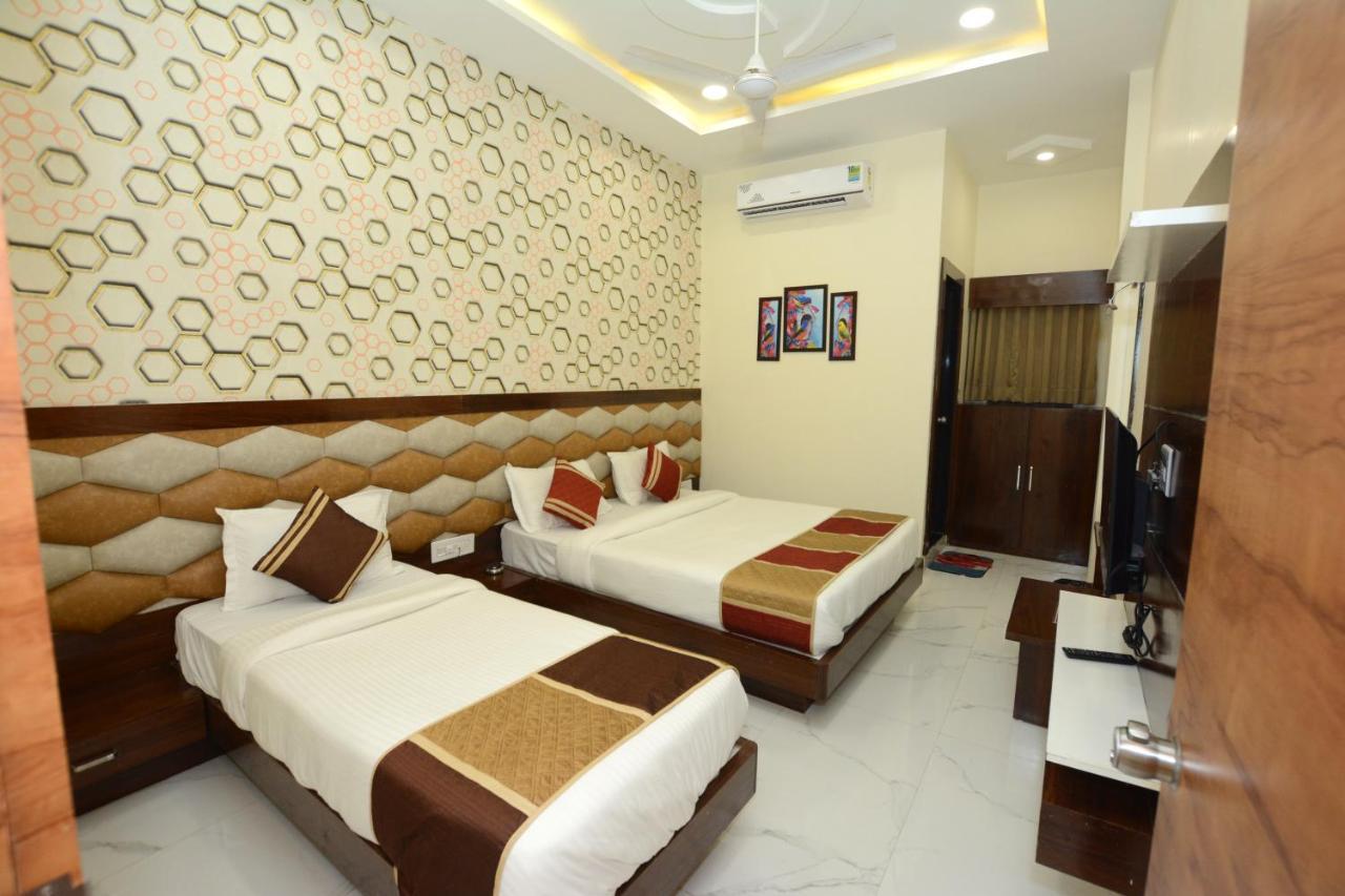 Hotel Villa Inn Anand Bagian luar foto
